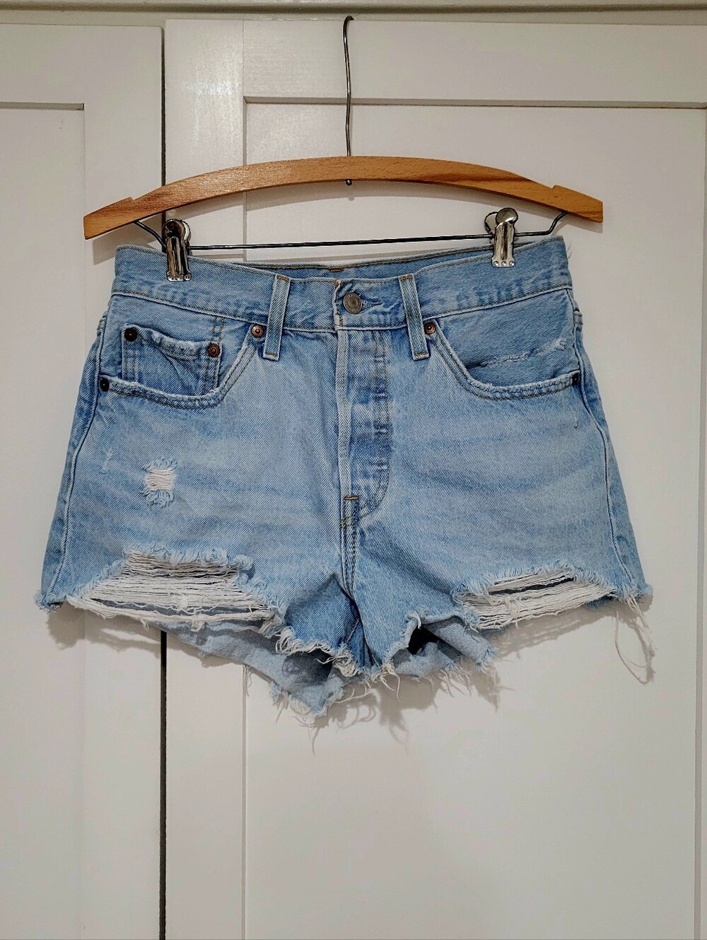 Levi's 501 Denim Button Fly Distressed Shorts | Women's Size 6 (27)